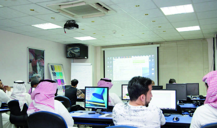 12 دورة متخصصة في مجالات الإعلام المختلفة لتأهيل الشباب السعودي