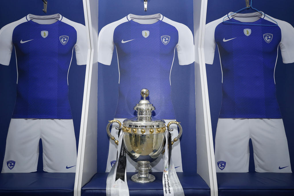 Ø¨Ù€ 4 Ù†Ø³Ø® Ø§Ù„Ù‡Ù„Ø§Ù„ ÙŠÙ…ØªÙ„Ùƒ Ø§Ù„ÙƒØ£Ø³ ØµØ­ÙŠÙØ© Ø§Ù„Ø§Ù‚ØªØµØ§Ø¯ÙŠØ©
