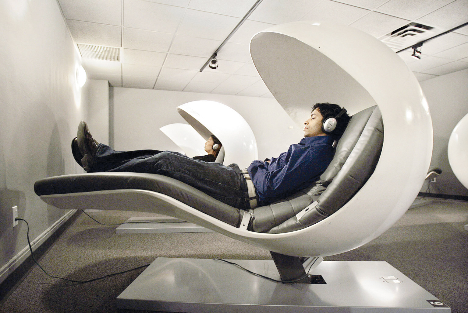 تريد أن تكون ناجحا في حياتك المهنية؟ اشتر سريرا مكتبيا