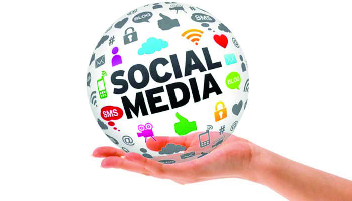 تنظيم عمل مؤثري وسائل التواصل