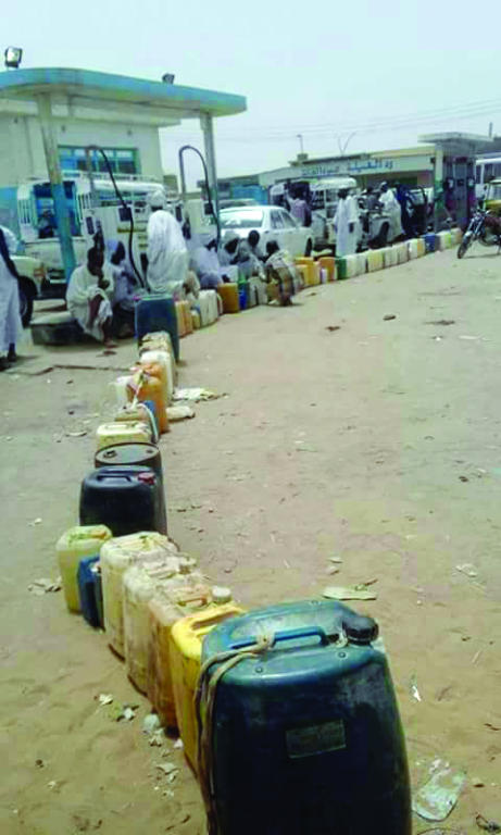 أسعار المحروقات تلتهب في السودان بسبب نقص الإمدادات