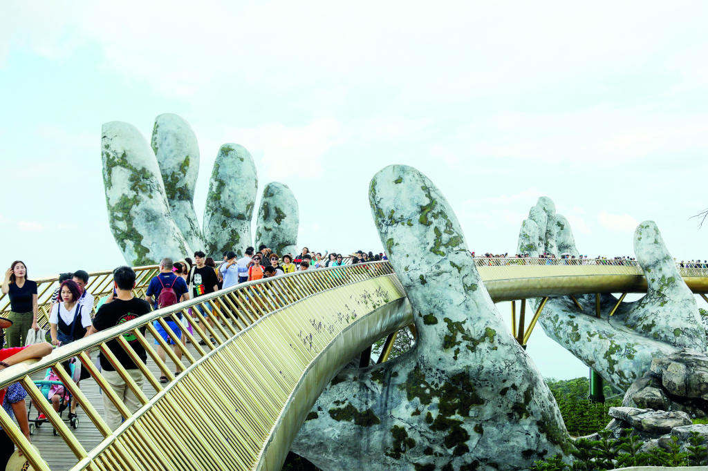 جسر اليد العملاقة