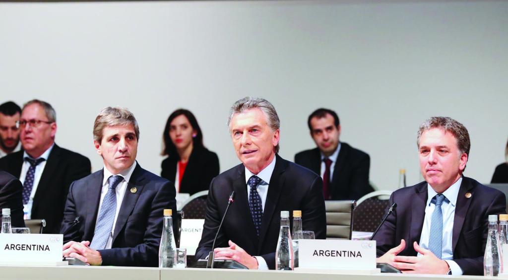 بلاد الفضة تواجه الغرق رغم خطة إنقاذ من «الصندوق»