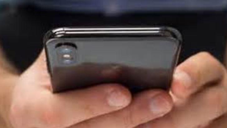 شركة تدفع 100 ألف دولار لمن ينجح في الابتعاد عن هاتفه المحمول عاما كاملا