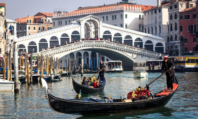 البندقية لم تحدد موعدا نهائيا لفرض الرسوم على السائحين