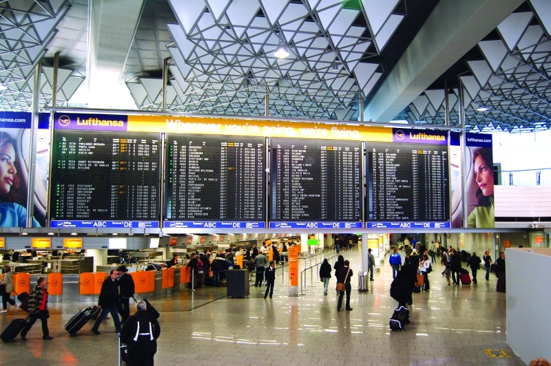 خلل تقني يتسبب في إلغاء عشرات الرحلات من مطار فرانكفورت