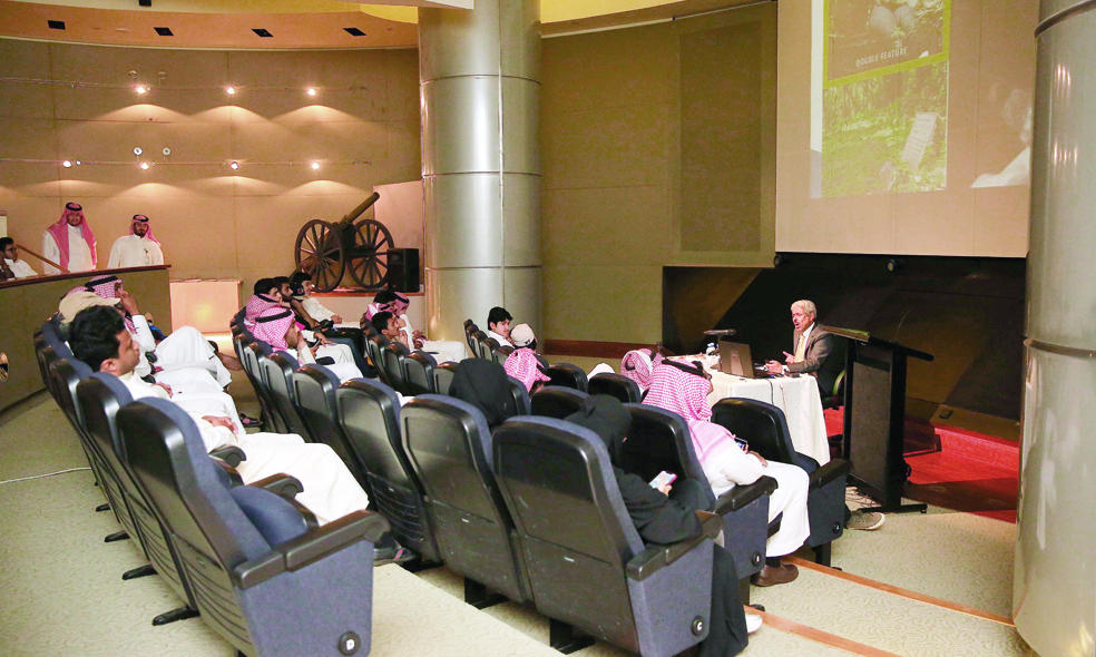 عالم آثار: الجزيرة العربية غنية بمواقع العصور الحجرية