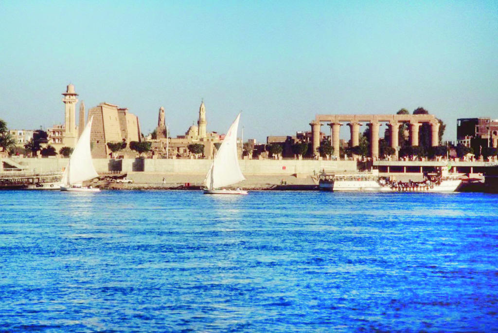 فتاة النيل.. أسطورة فرعونية تغنى بها شوقي وكذبها العقاد