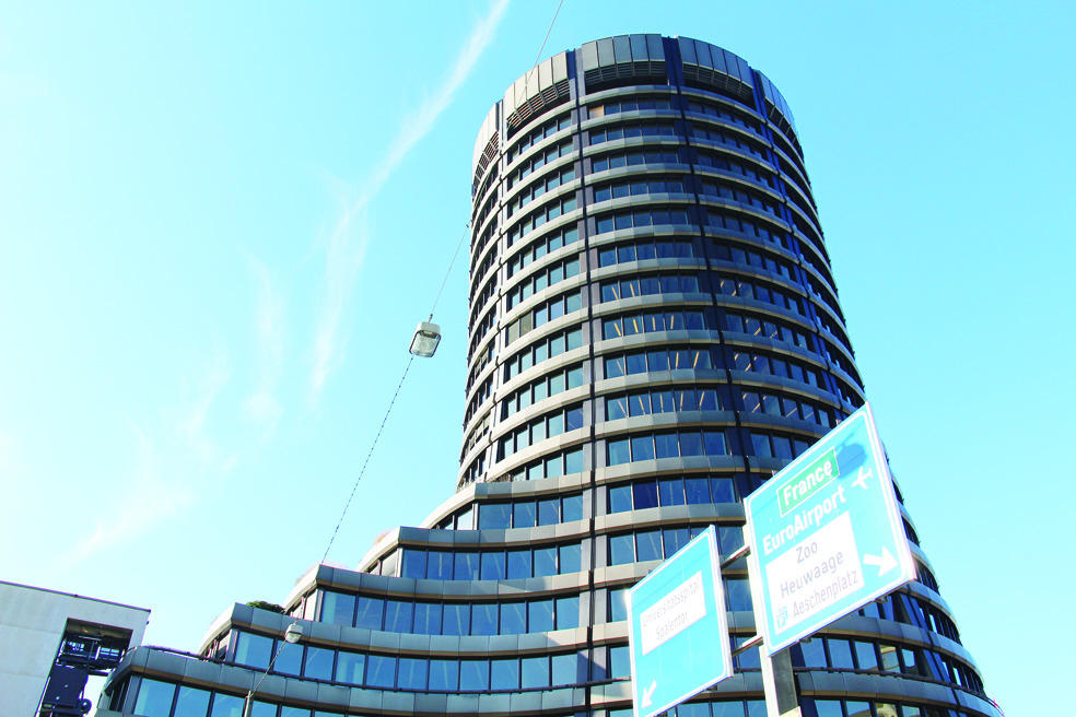 استنفاد بدائل السياسة النقدية يفرض الاستنجاد بخيارات مالية