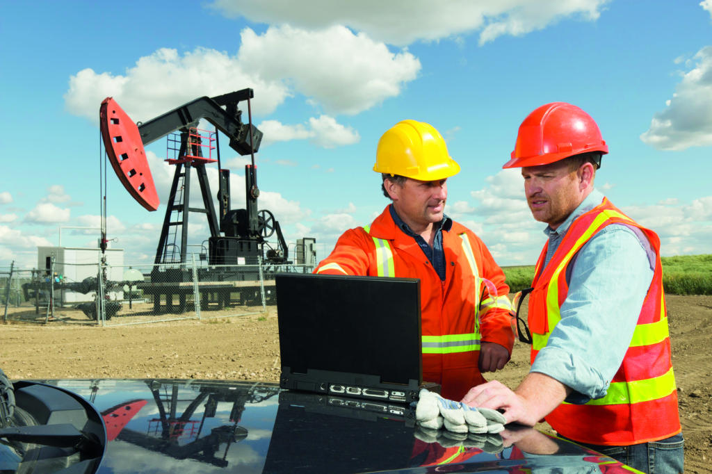 بعد إسقاط إيران طائرة أمريكية دون طيار .. النفط يقفز 5 %