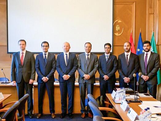 محافظ هيئة الزكاة والدخل يطلع على تجربة المجر في تحسين التعاملات الضريبية والتحول الرقمي