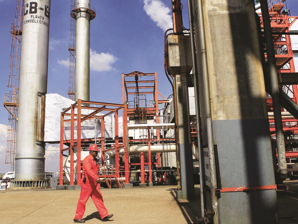 أسعار النفط مرشحة لمواصلة المكاسب .. وبيانات الاقتصاد الأمريكي تعزز نمو الطلب