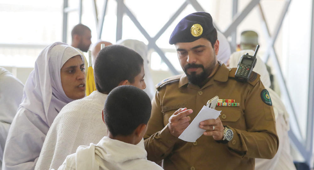 رجال الأمن .. إنجاز المهمات 
الأمنية وتفان في الأعمال الإنسانية