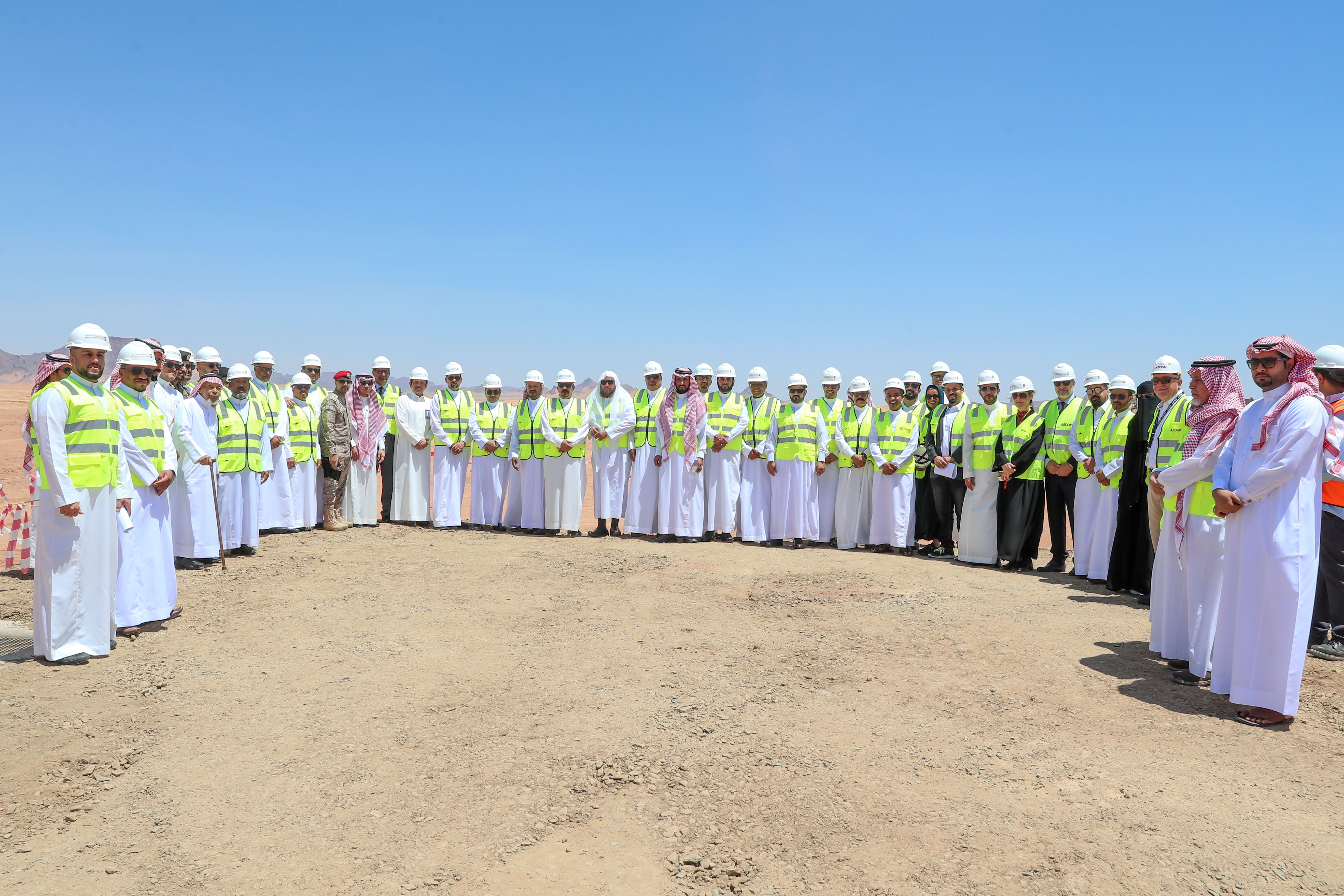 تنفيذ مشاريع تنموية جديدة في العلا .. تطوير المطار ومسرح مرايا بمعايير دولية