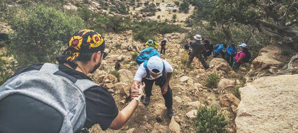 «هايكنج الطائف» مغامرة وترفيه لمحبي رياضة المشي الجبلي