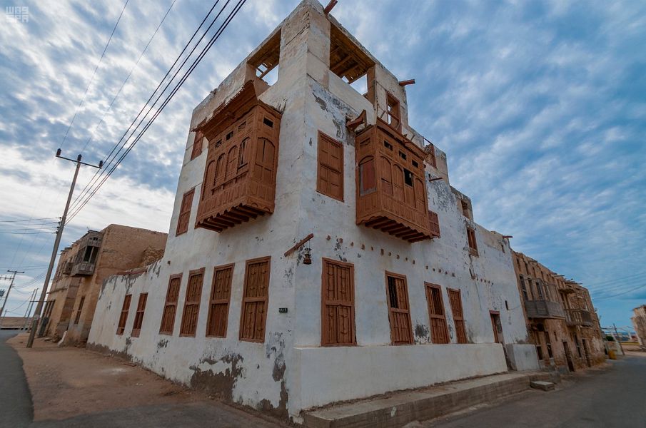 "رواشين" البلدة القديمة بالوجه ... قيمة تاريخية وحرفية