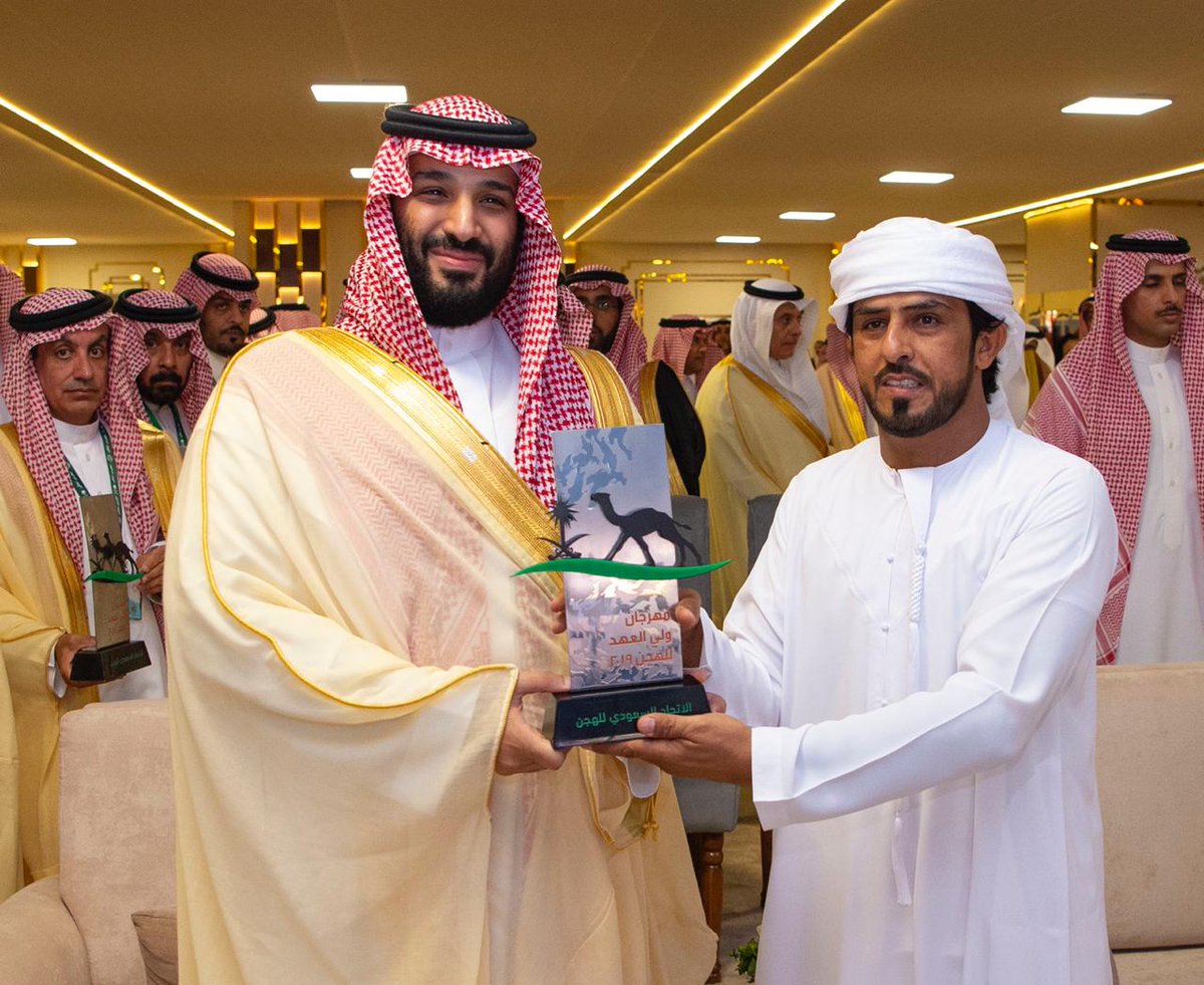 6 سيوف وبندق وخنجر لأبطال مهرجان ولي العهد للهجن