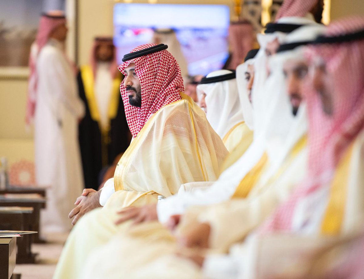 6 سيوف وبندق وخنجر لأبطال مهرجان ولي العهد للهجن