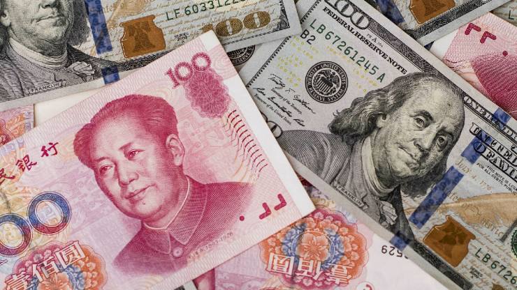 الين يرتفع بعد إبقاء الفائدة اليابانية والدولار يتعثر عقب قرار المركزي