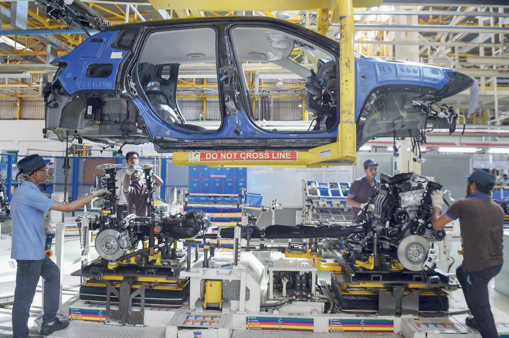 تراجع صناعة السيارات يكشف تعاظم معاناة العاملين الهنود