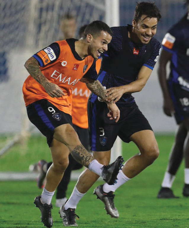 لوشيسكو يبعد المعيوف عن ضمك