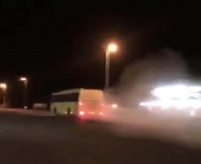 أمن الطرق في حائل يقبض على سائق حافلة يقودها بتهور