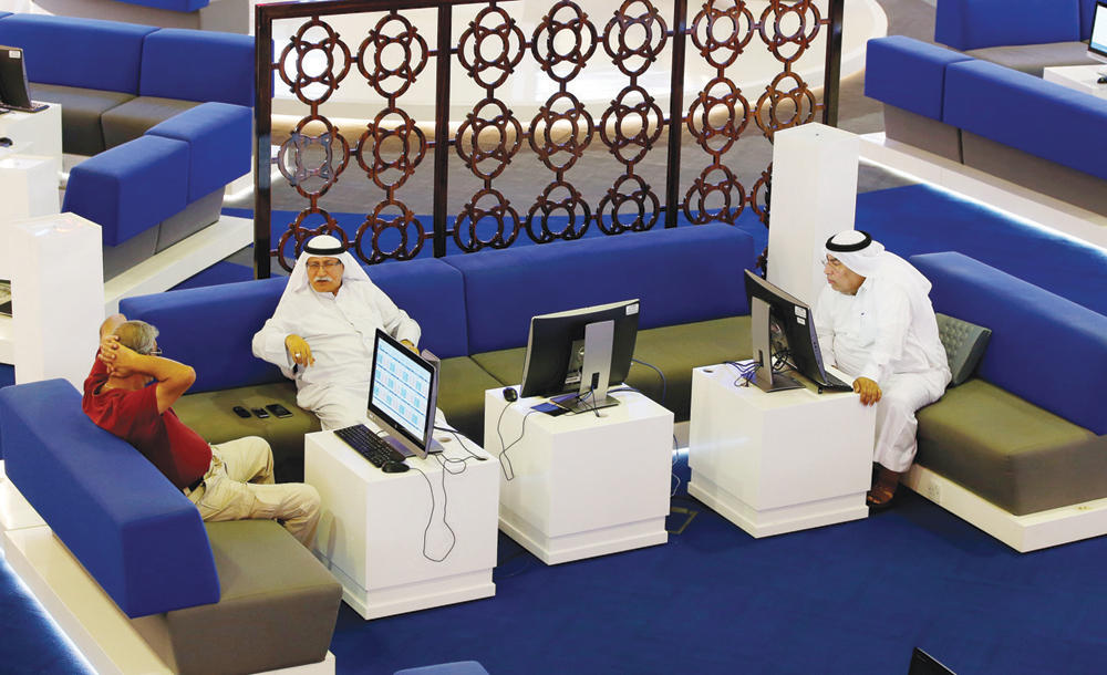 تراجع معظم البورصات الخليجية بضغط من أسهم الشركات المالية