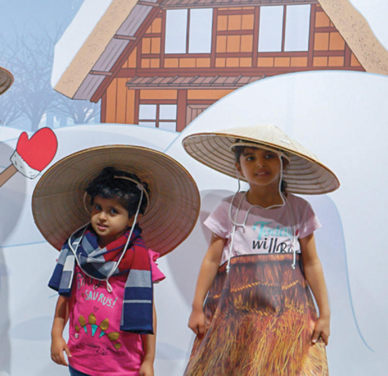 إقبال على «الأنمي السعودي» .. واليابانيون يوثقون الحدث بعدساتهم