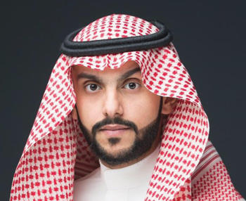 هشام يضيء منزل الإعلامي المالكي