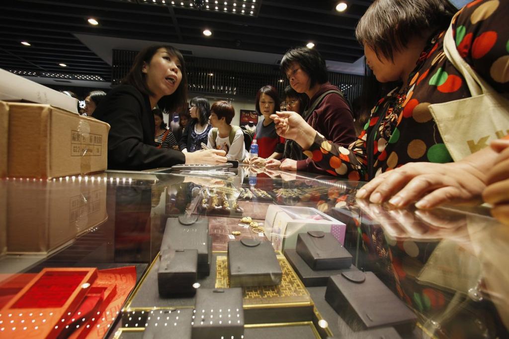 أسواق العملات تنتقل إلى تبني نهج الترقب .. الدولار يتمسك بمكاسبه وصعود لليوان