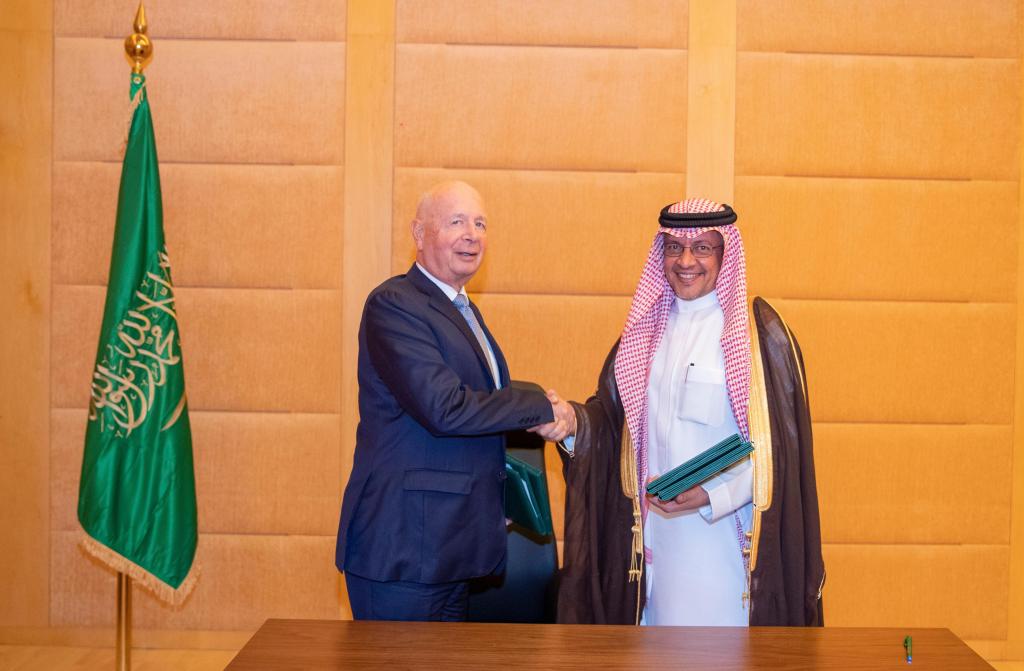 الخامس على مستوى العالم .. اتفاقية لتأسيس مركز عالمي في السعودية لتطوير آليات وخطط عمل وتطبيقات الثورة الصناعية الرابعة