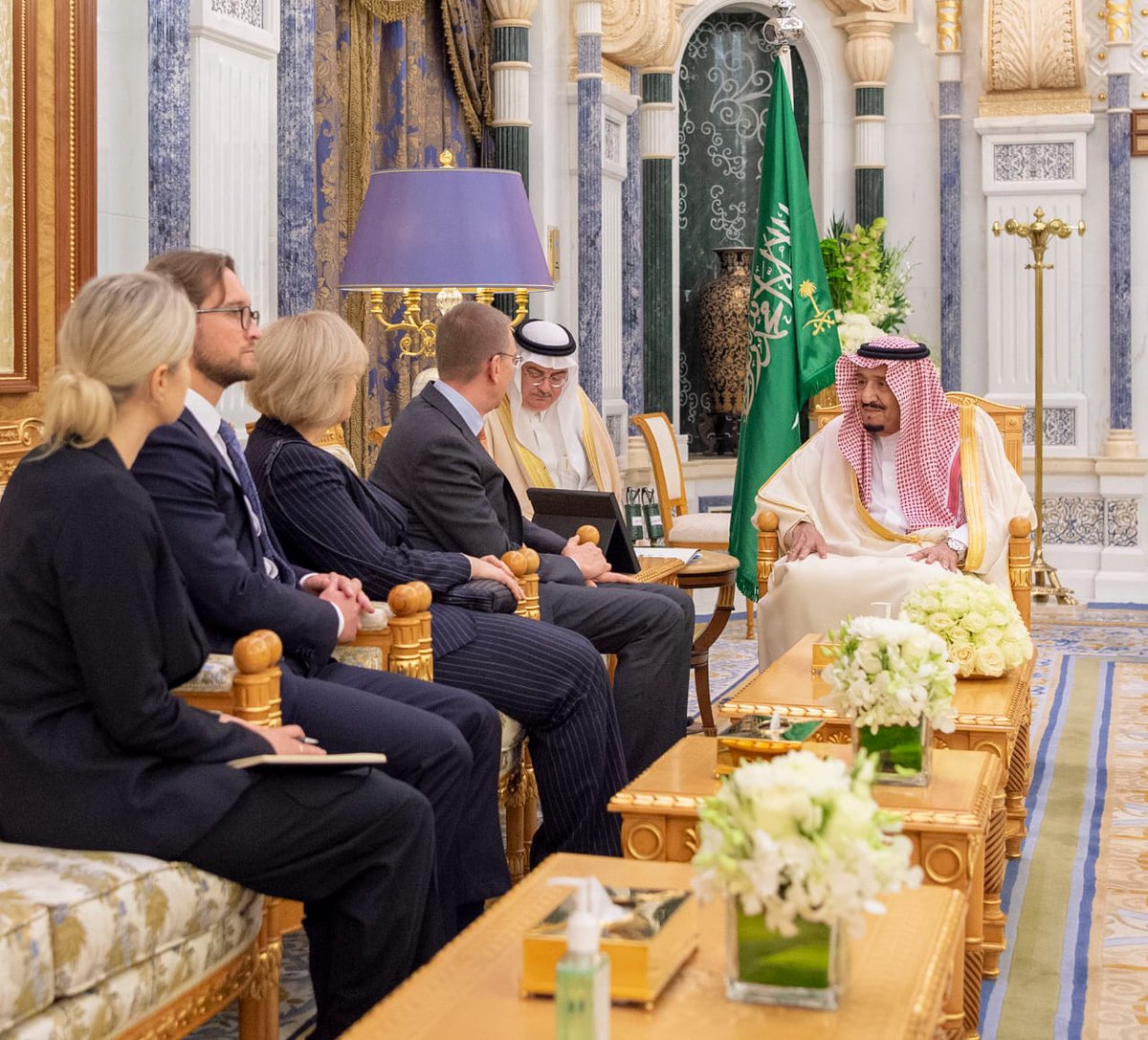 الملك يبحث مع وزير خارجية لاتفيا سبل تطوير وتعزيز العلاقات