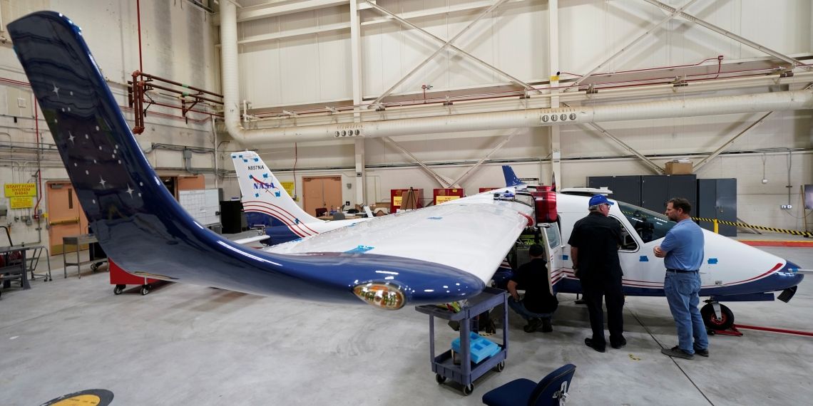 ناسا تزيح الستار عن أولى طائراتها الكهربائية