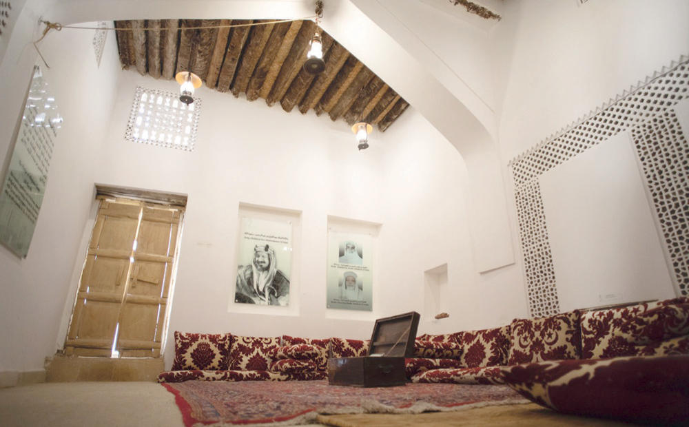 الأحساء ملتقى الطبيعة .. واحة نخيل تحيطها رمال وجبال وبحر