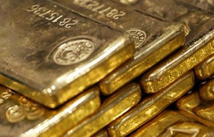 الذهب ينخفض وتفاؤل بخصوص اتفاق تجارة بين أمريكا والصين