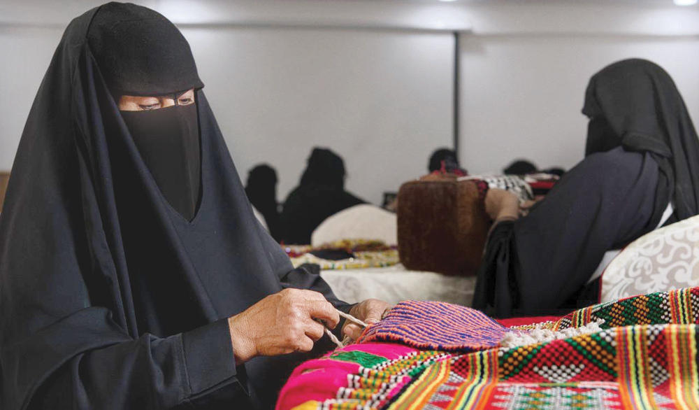 «الثقافة» تنظم ورشة لحرفيات الطائف يقدمها مصمم إيطالي