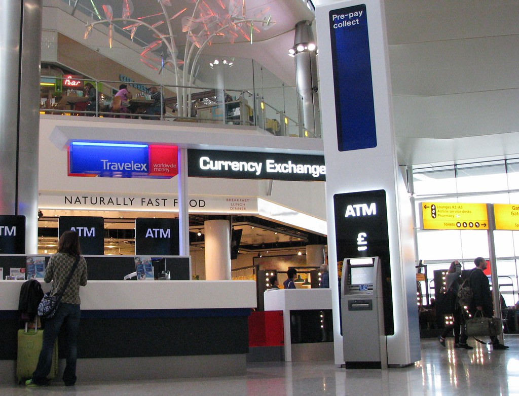 سهم "فينابلر" يهوي 25% بعد تعهد مالكها بأسهم لدين "ترافيليكس"