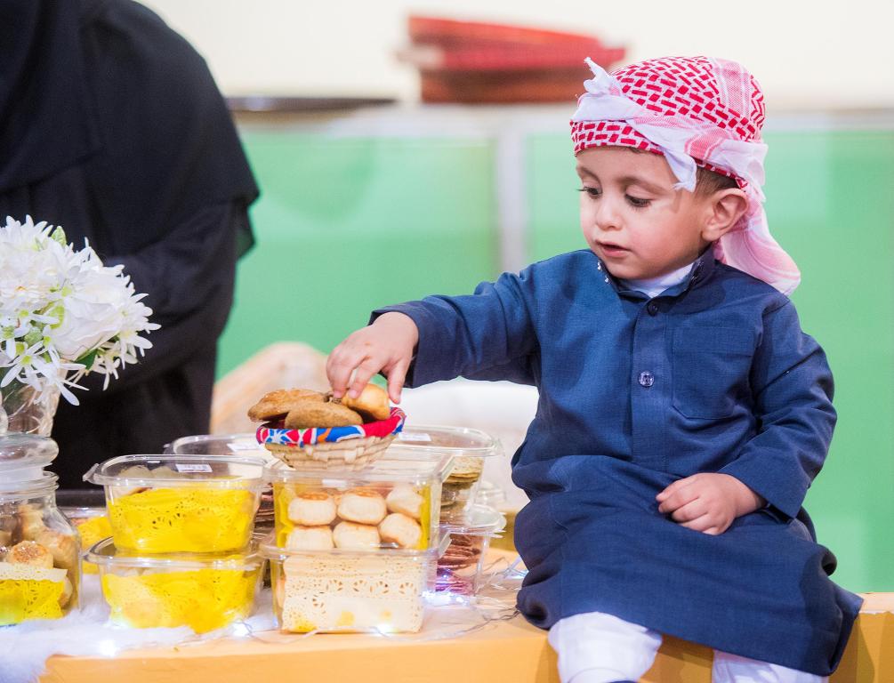 مهرجان الكليجا في بريدة يواصل فعالياته بمشاركة 150 أسرة منتجة