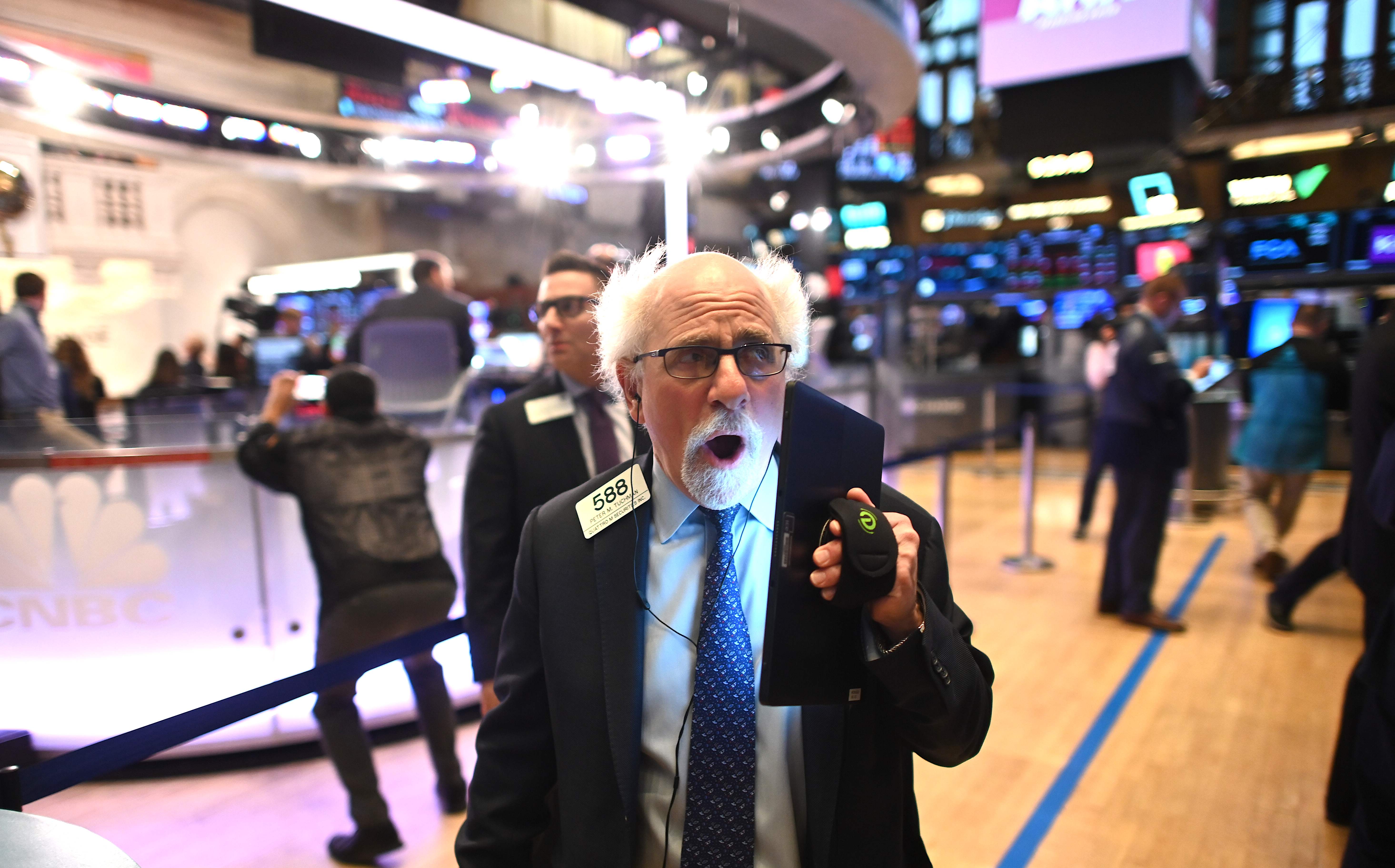 "داو جونز" يهبط 600 نقطة.. أسوأ خسارة أسبوعية منذ الأزمة العالمية