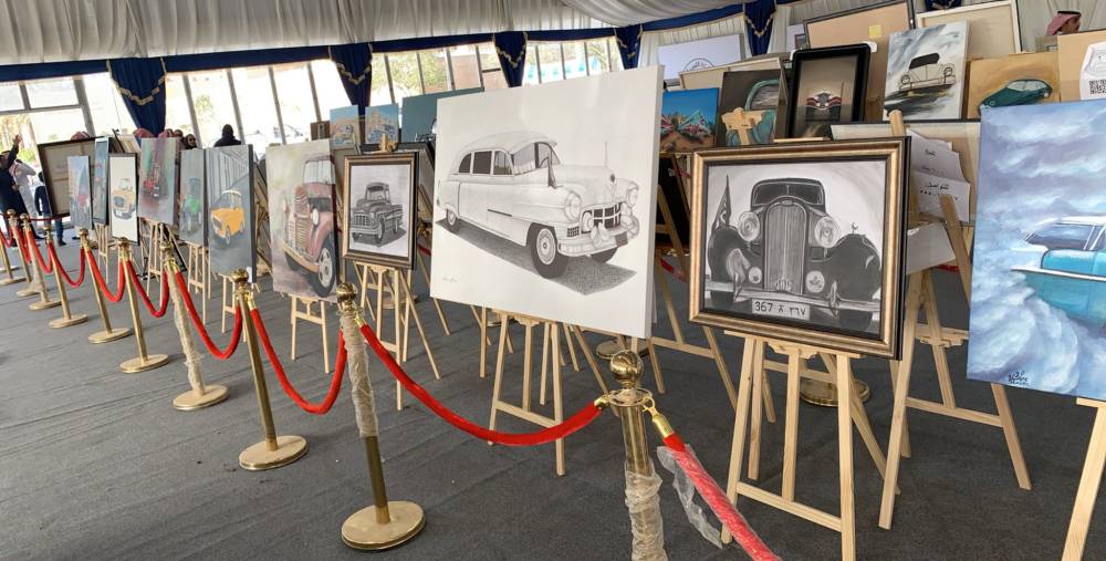 يشتمل المهرجام على معرض للفنون التشكيلية.