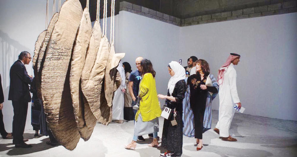 «فن جدة 39 - 21» .. أعمال معاصرة تمزج البساطة بالطبيعة والفنون