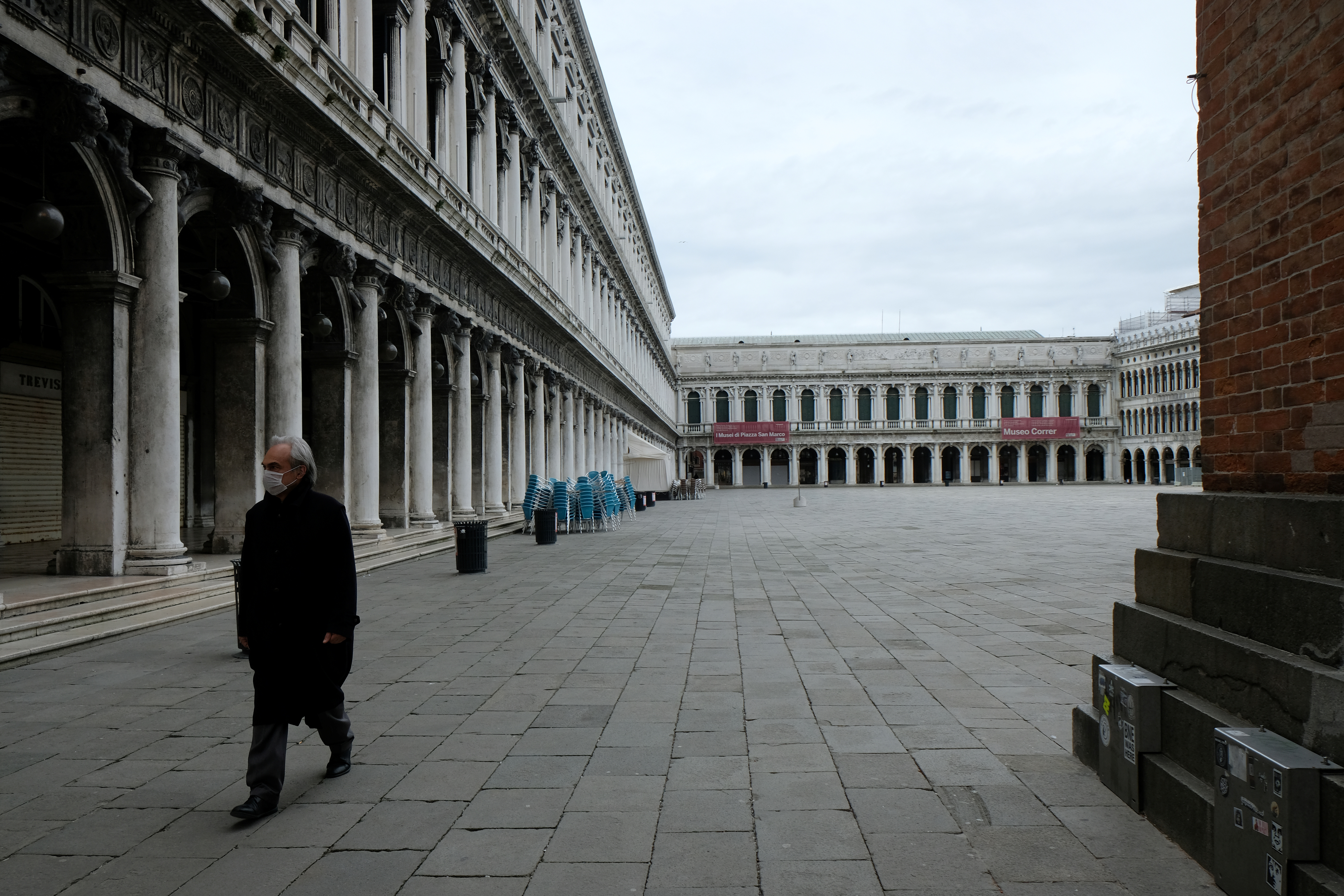 بعد وزير الرياضة .. إصابة نائب وزير الصحة ونائبة وزير التعليم في إيطاليا بـ "كورونا"
