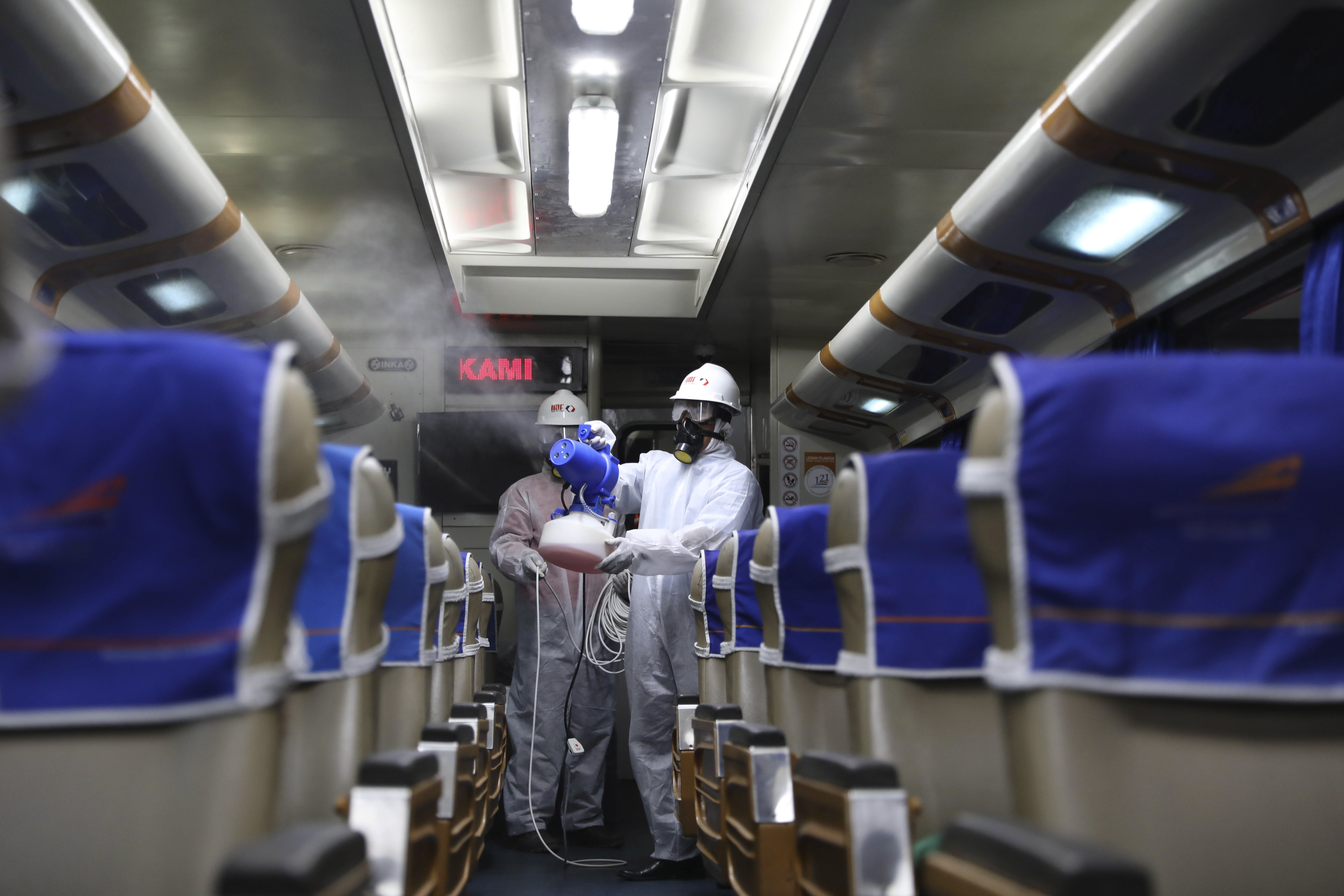 ما الآثار التي تتركها الأوبئة الكبرى في المجتمعات؟