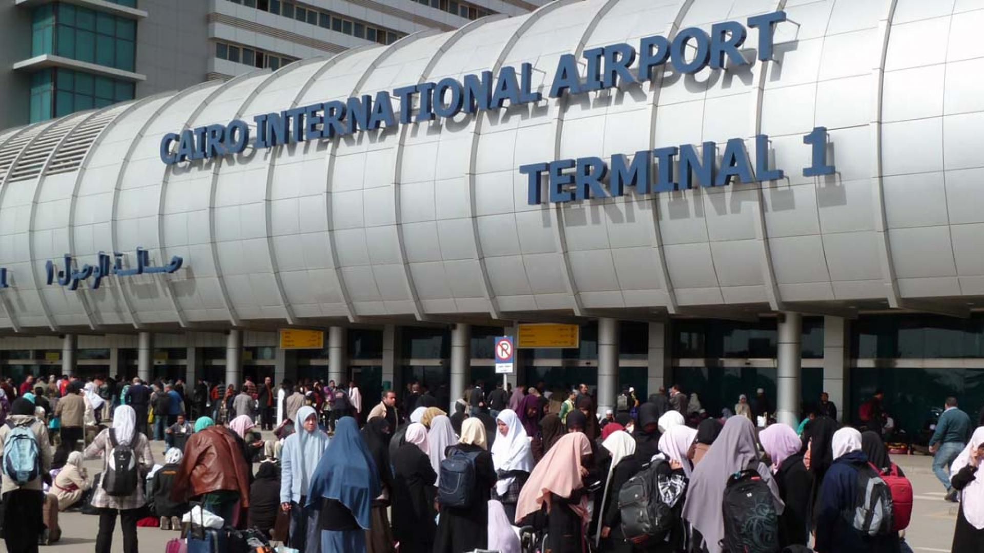 مصر تعلق الطيران اعتبارا من الخميس ولغاية نهاية مارس لاحتواء كورونا المستجد