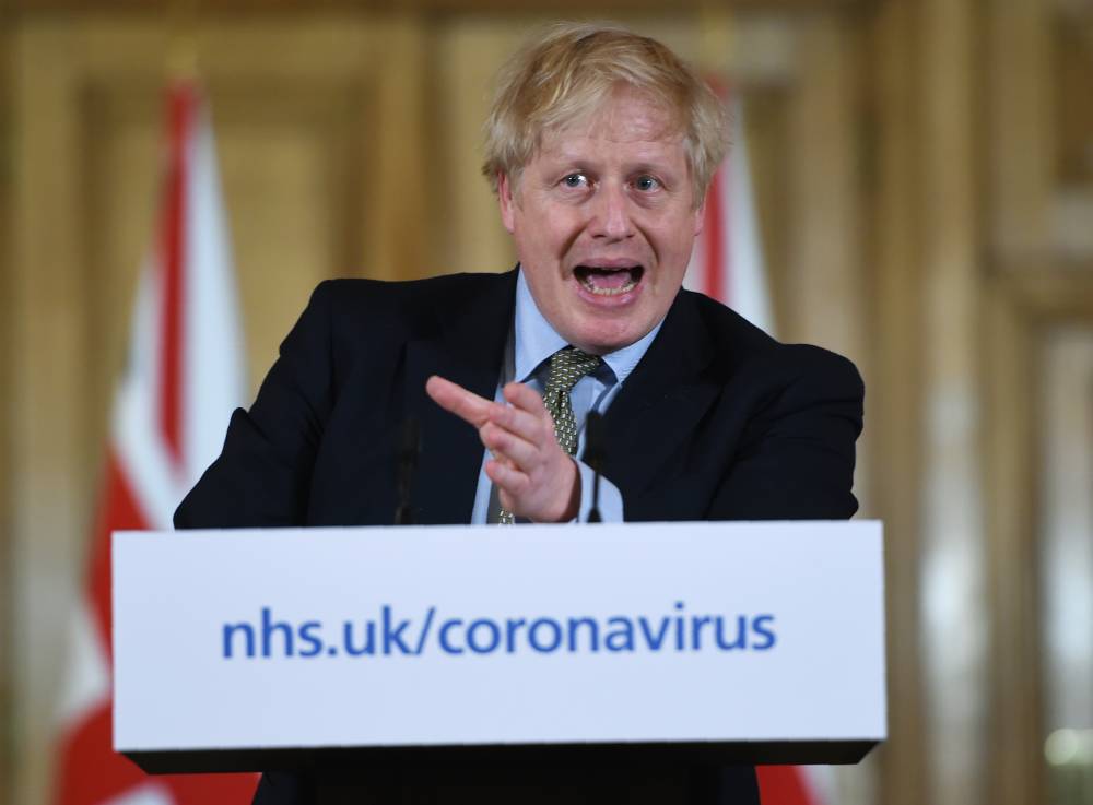 بعد أنظمة الحواسيب .. الذكاء الاصطناعي يصل إلى الهواتف الذكية