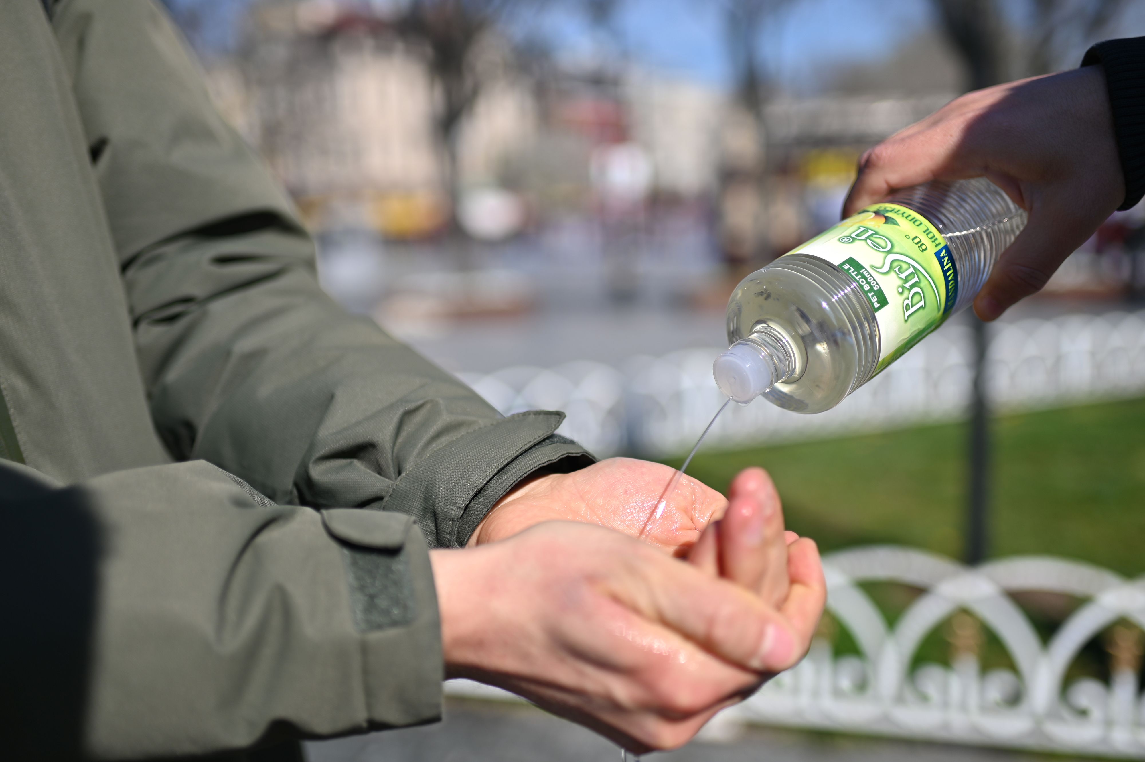 الكولونيا.. سلاح شعبي للوقاية من فيروس كورونا