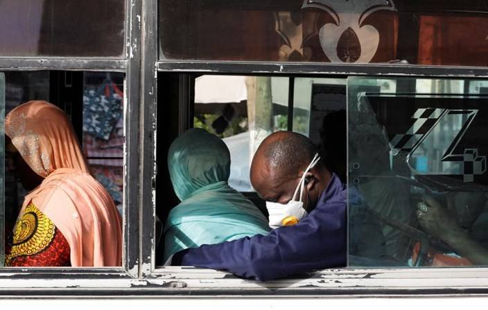  القيود المفروضة على الحركة والتنقل تسببت في عرقلة عمل مكافحة الفساد.