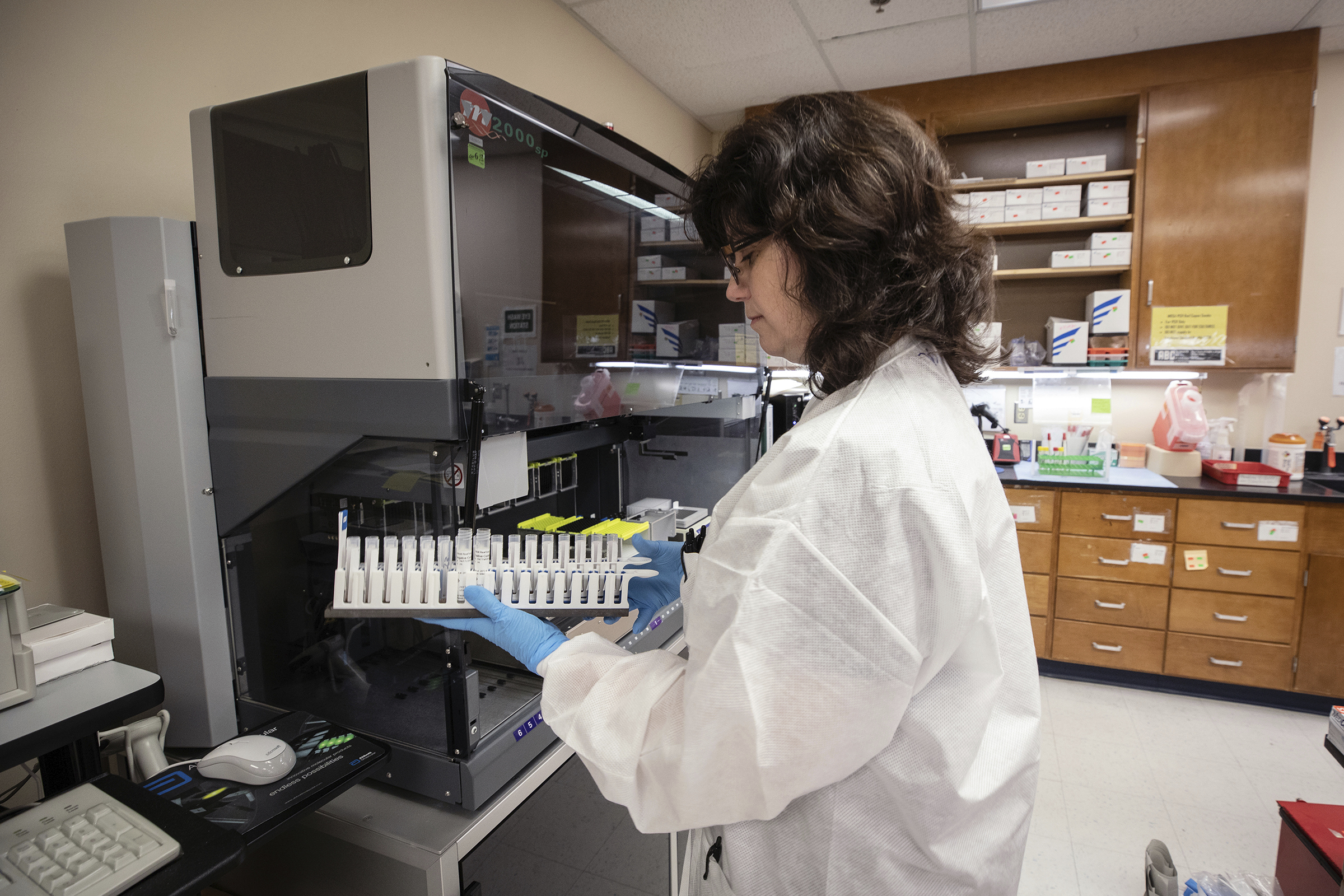 بريطانيا : البيانات الأولية أظهرت أن عقار "ريمديسيفير" يمكن أن يقلل وقت التعافي من كورونا