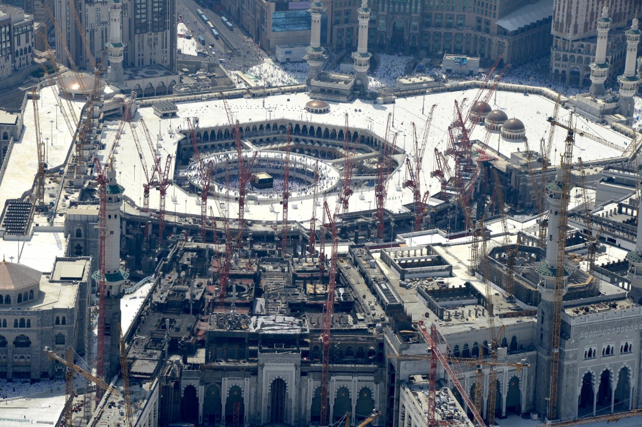 السديس يوجه بتكوين لجان ميدانية لاستكمال المشروعات بالحرمين الشريفين