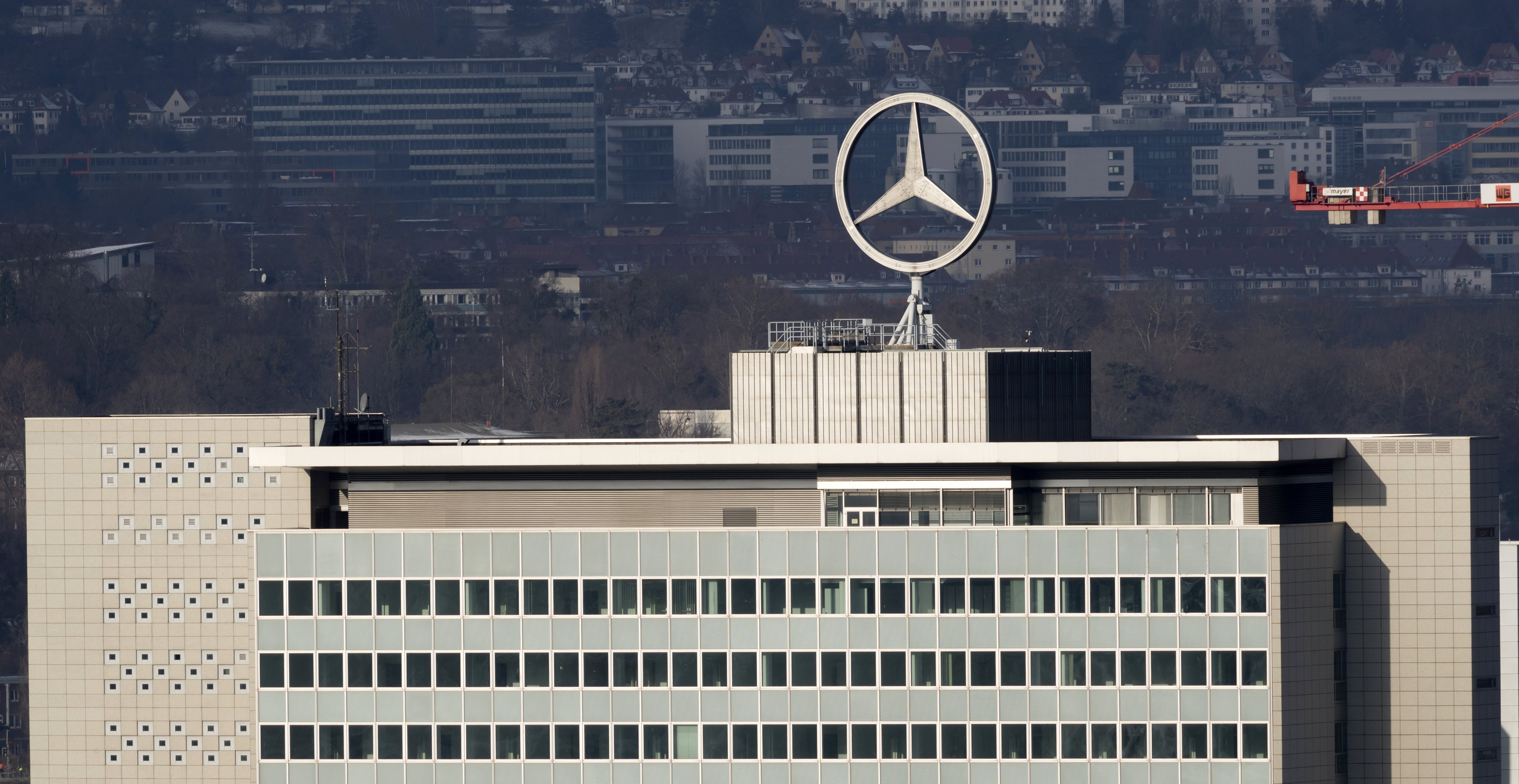 "دايملر" تدخل سوق الحافلات في فيتنام